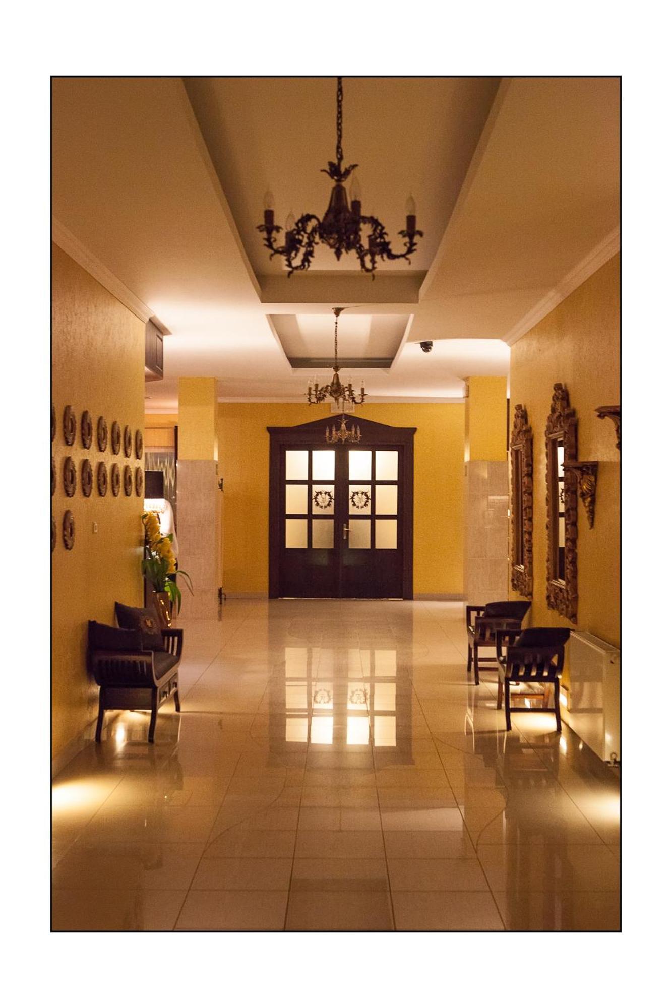 Hotel Lord Debica Екстер'єр фото
