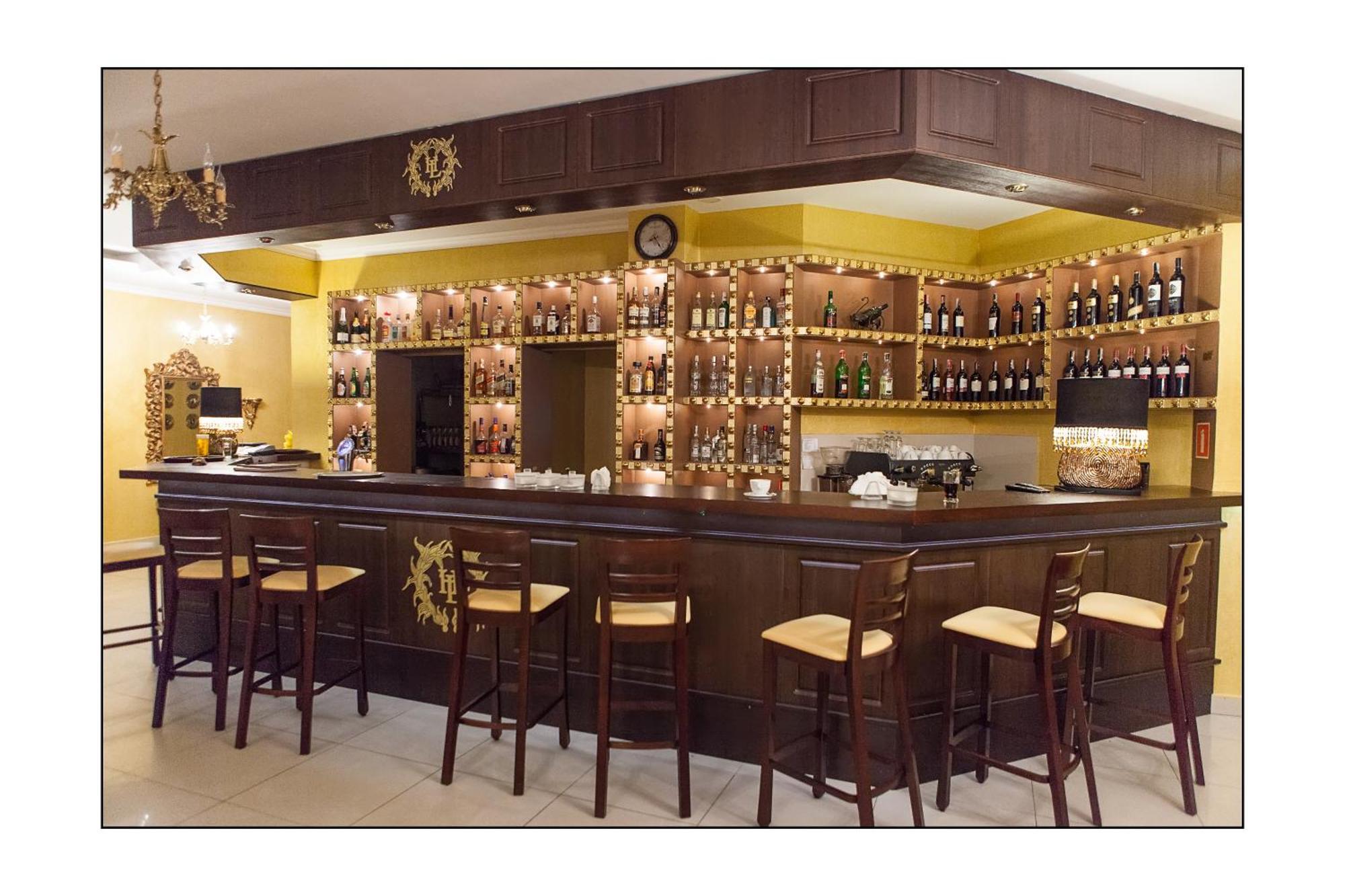 Hotel Lord Debica Екстер'єр фото